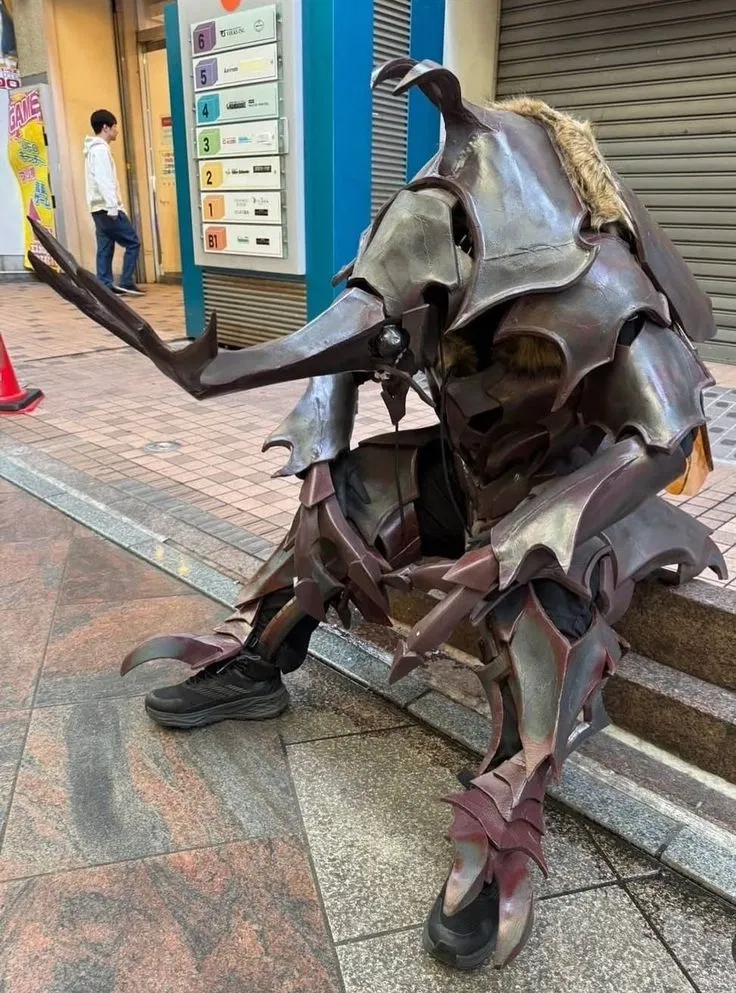 Avatar of John beetle | he's depressed since no one want to hired a beetle insectoid 