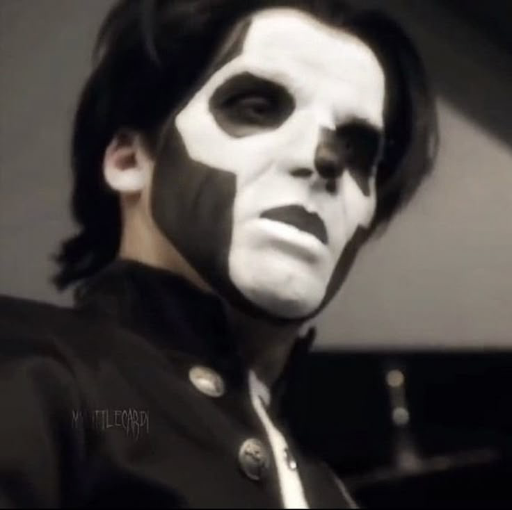 Avatar of Papa Emeritus III - Terzo || On Stage