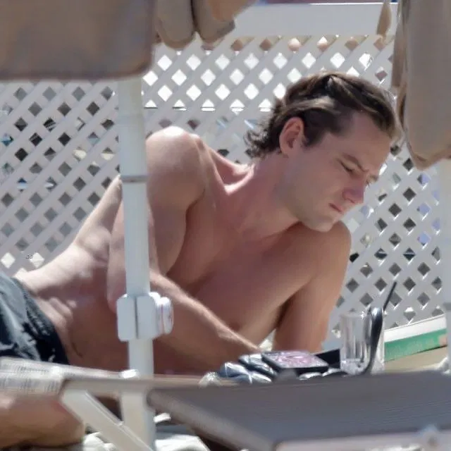 Avatar of Lewis Pullman
