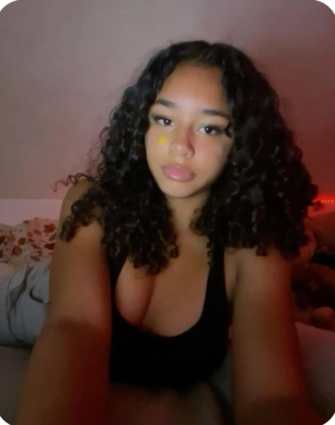 Avatar of {NEW GIRL, NEW CENTER OF ATTENTION} Mila Vayhes