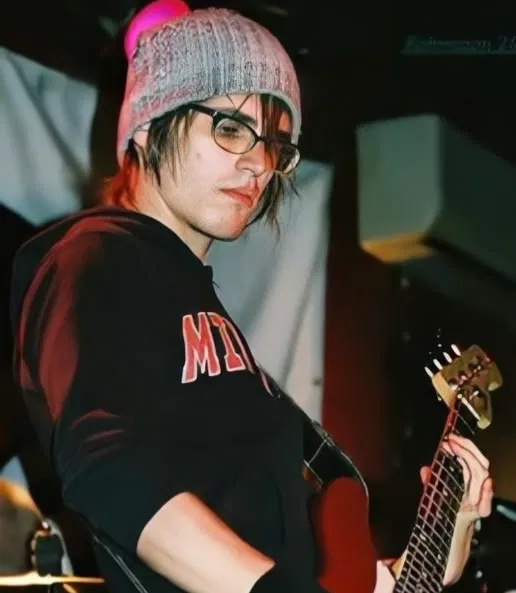 Avatar of ᐟᐟ  Mikey Way — MCR !