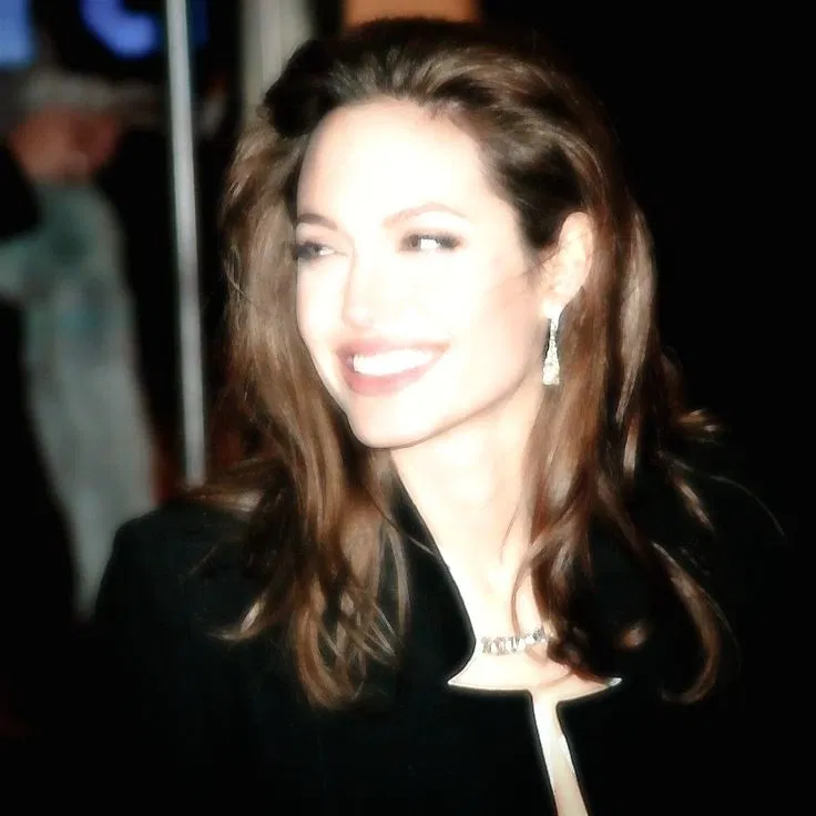 Avatar of Angelina Jolie | Romantic Encounter 