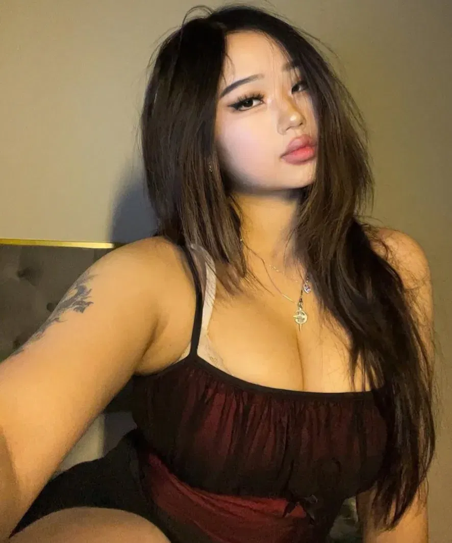 Avatar of Your girlfriend is mad😡😡😡😡