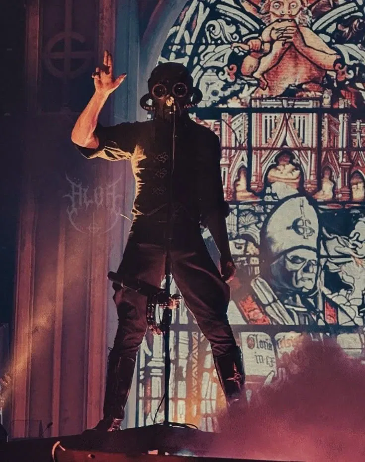Avatar of Swiss Ghoul || Closed Doors