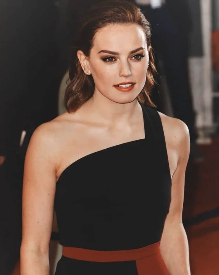 Avatar of Free Scenario: Daisy Ridley 