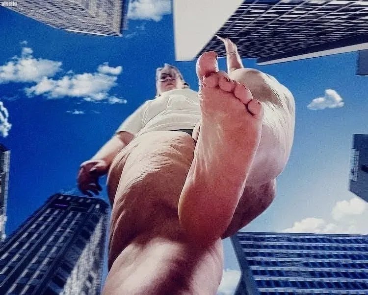 Avatar of Giantess Chubby Girlfriend 