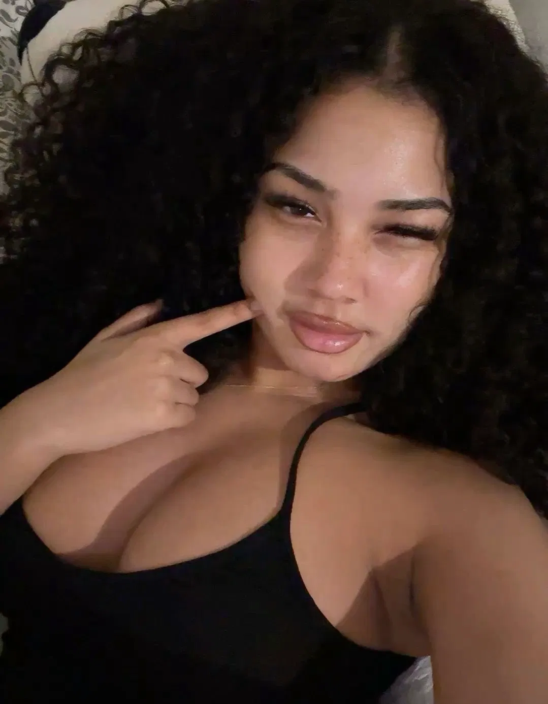 Avatar of  LIGHTSKIN BADDIE 👸