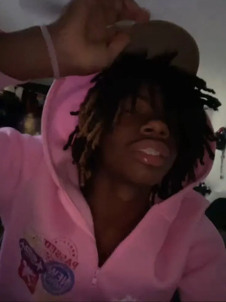 Avatar of Aaron - Your Roomate 🧟‍♂️
