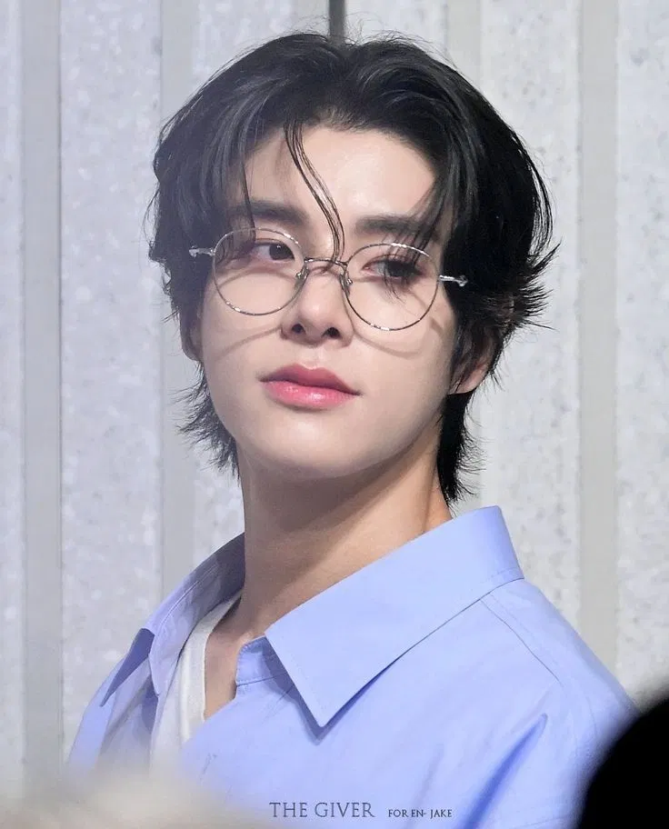 Avatar of ˗ˏˋ ★ ˎˊ˗ Professor Jake