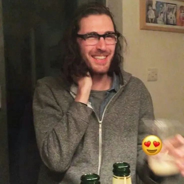 Avatar of ★ andrew hozier-byrne ; irl