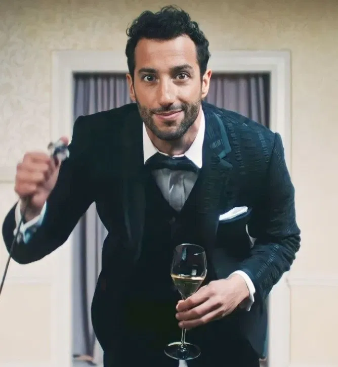 Avatar of Daniel Ricciardo // New Years