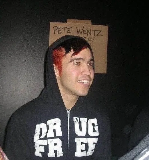 Avatar of 𓏼　　˘　pete　wentz 　ꫂ ၴႅၴ𓈒
