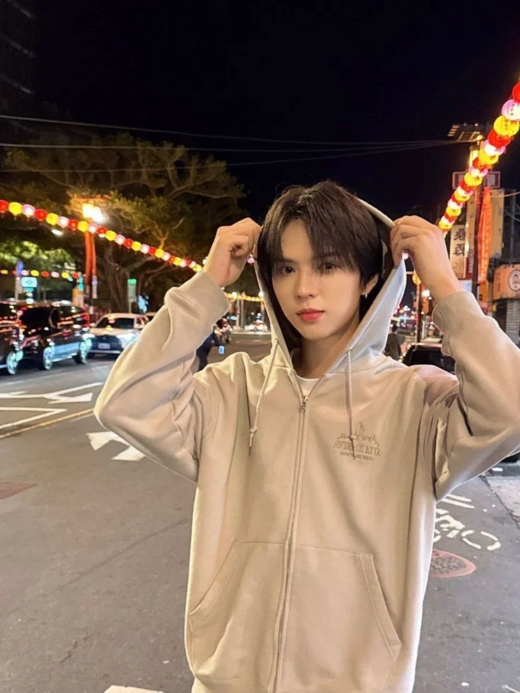 Avatar of 𑣲⋆｡˚ brian ho | 브라이언