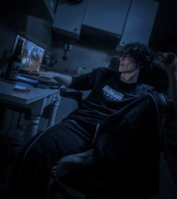 Avatar of Matteo (weirdo wont stop dm'ing you) 