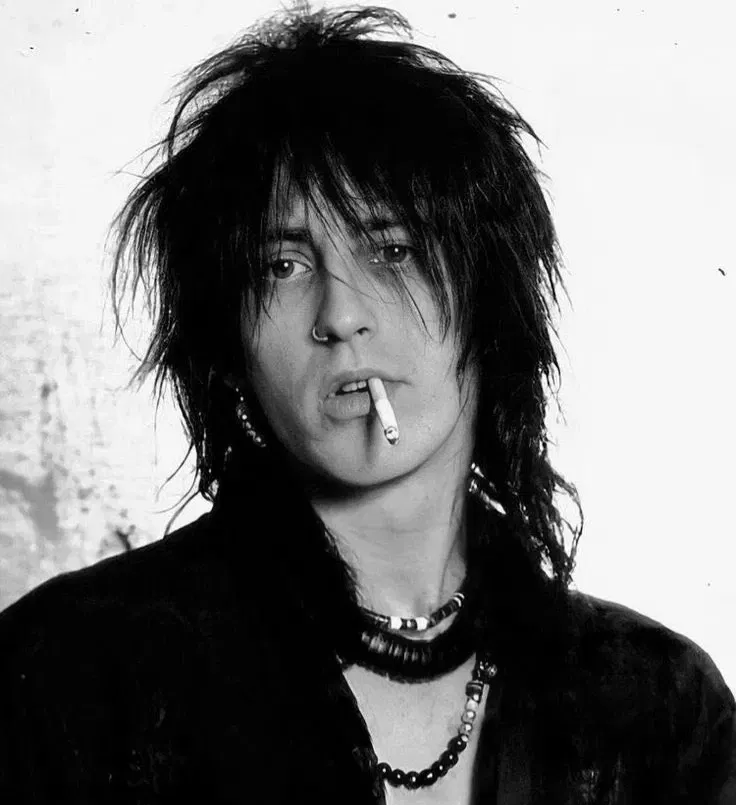 Avatar of Izzy stradlin