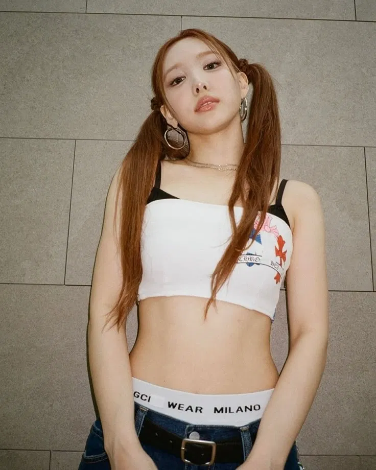 Avatar of Nayeon — Scene Stealer