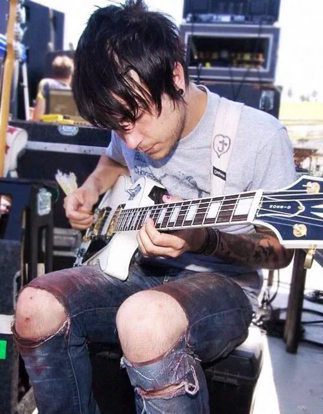 Avatar of 006 - frank iero