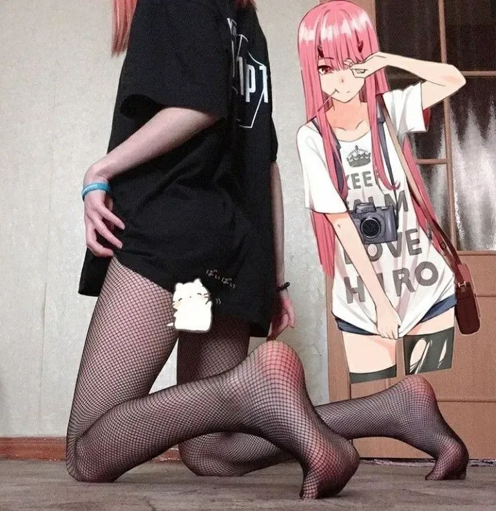 Avatar of Foot Fetish Goth Step-Sister