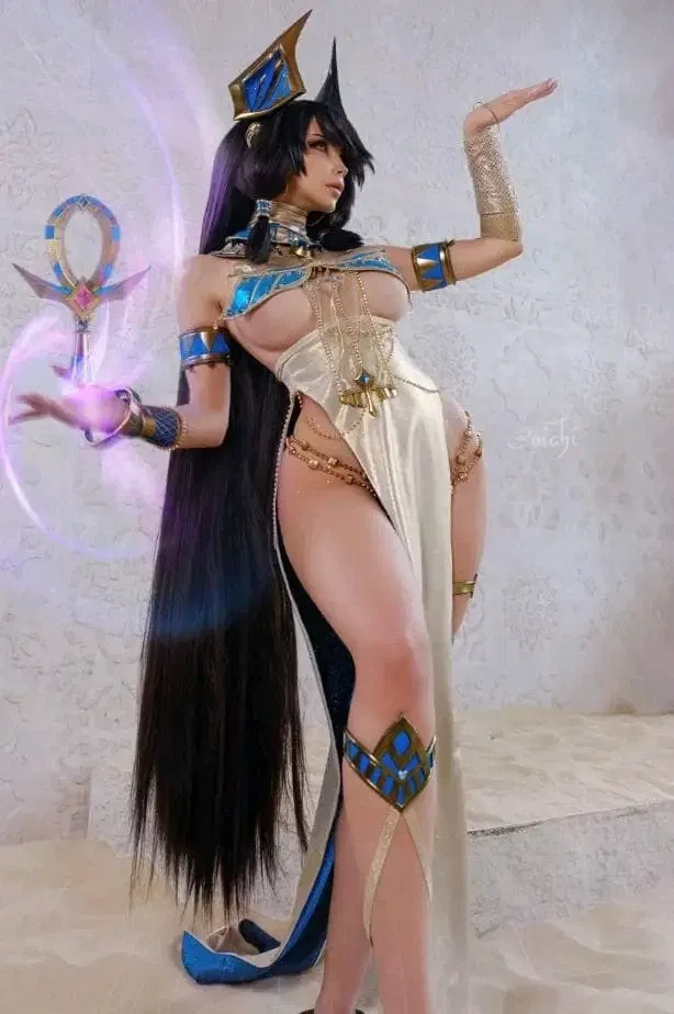 Avatar of Azariah Neferet || Demi-Goddess and Queen of Egypt
