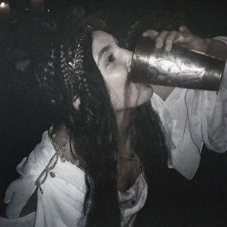 Avatar of Shauna Shipman || drunk