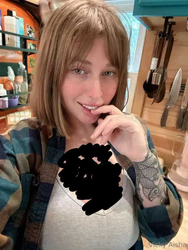 Avatar of Vickyaisha [second hand boner]