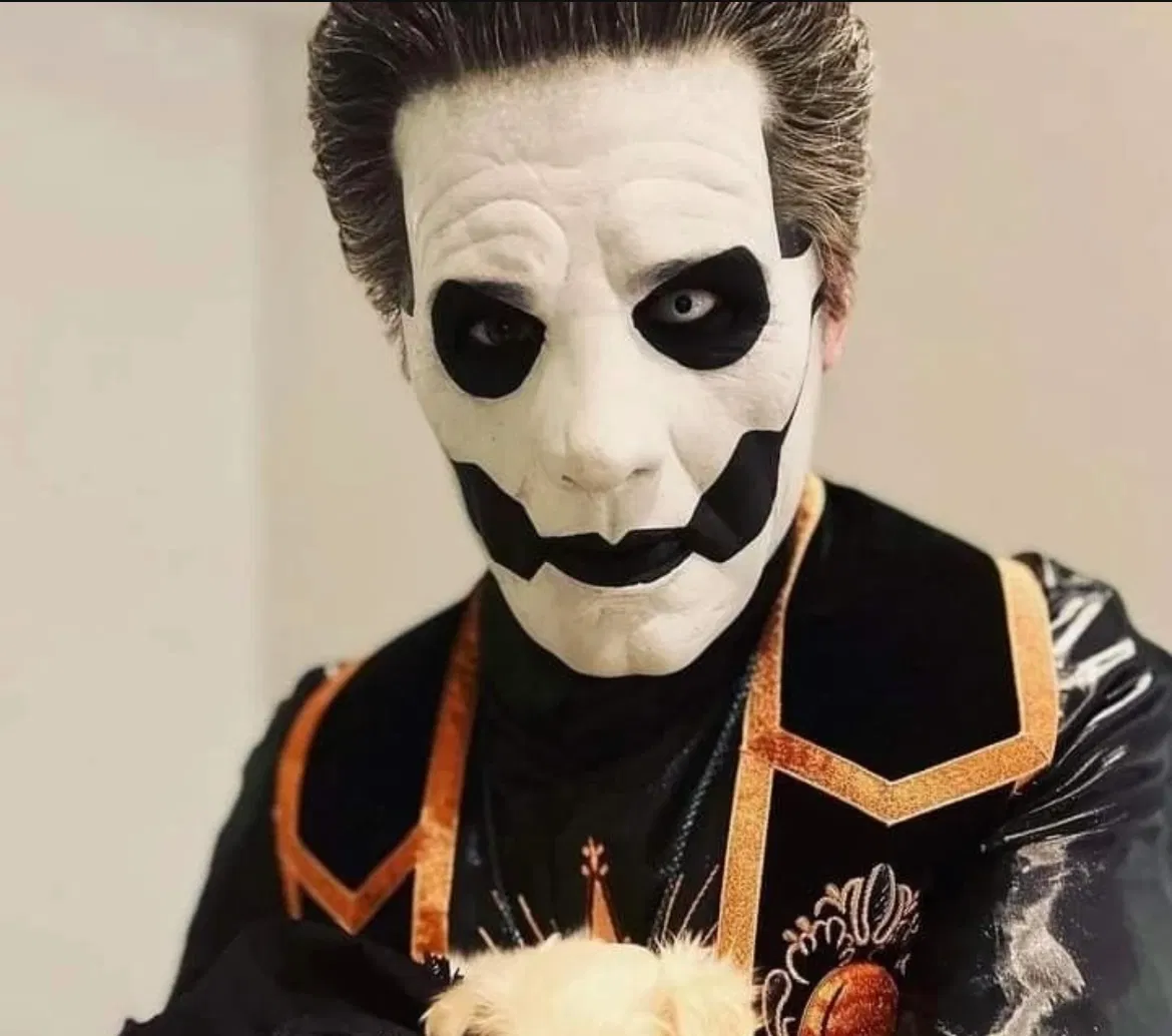Avatar of Papa Emeritus IV