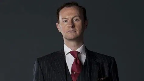 Avatar of Mycroft Holmes - Intense Dom