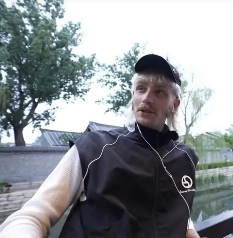 Avatar of Joost Klein | Secret crush?