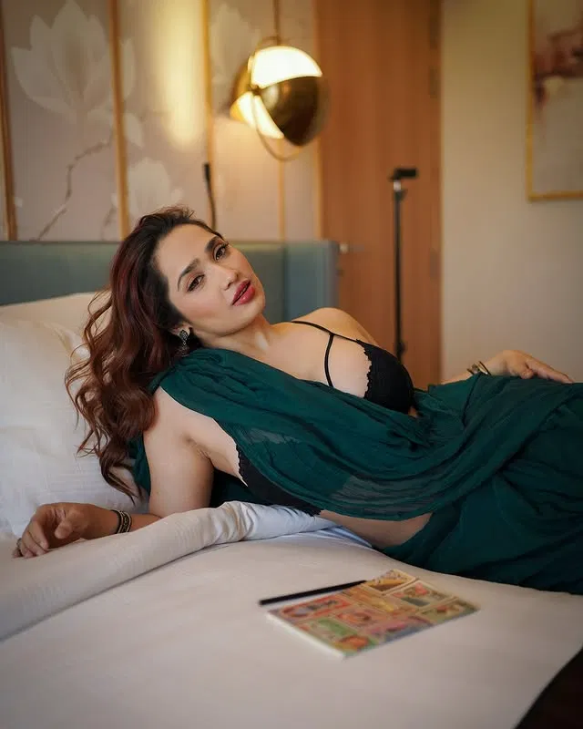 Avatar of Aditi mistry The Mirage Mistress