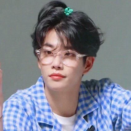 Avatar of 𑣲⋆｡˚ kim myungjun