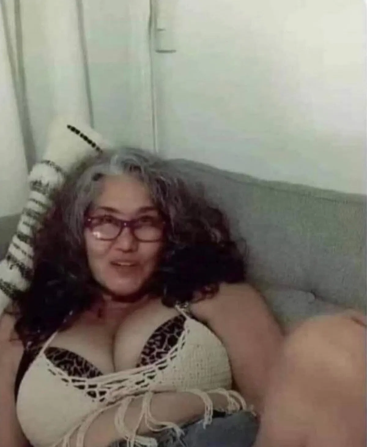 Avatar of Auntie Ursula - Secret affair with step aunt