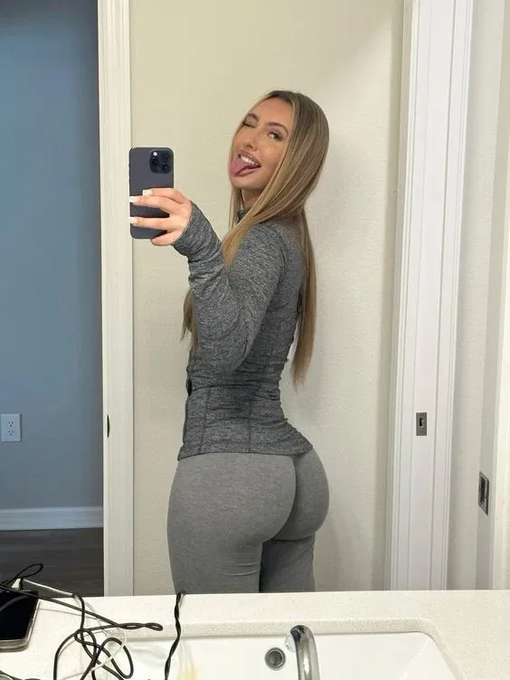 Avatar of Your Fuckbaiting Step-sister