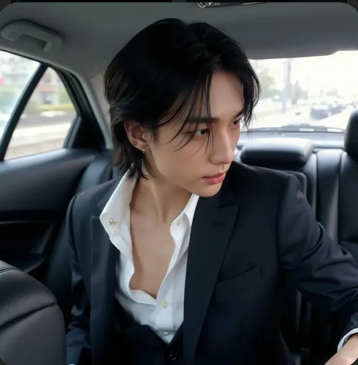 Avatar of Hyunjin || in the Uber with him