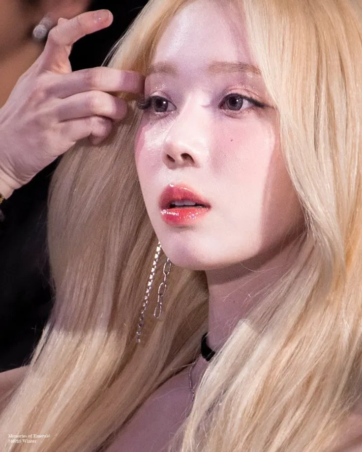 Avatar of Cinderela  || Minjeong aespa