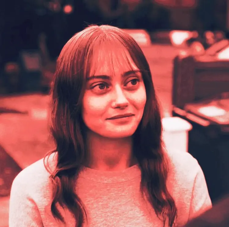Avatar of Rhiannon Lewis