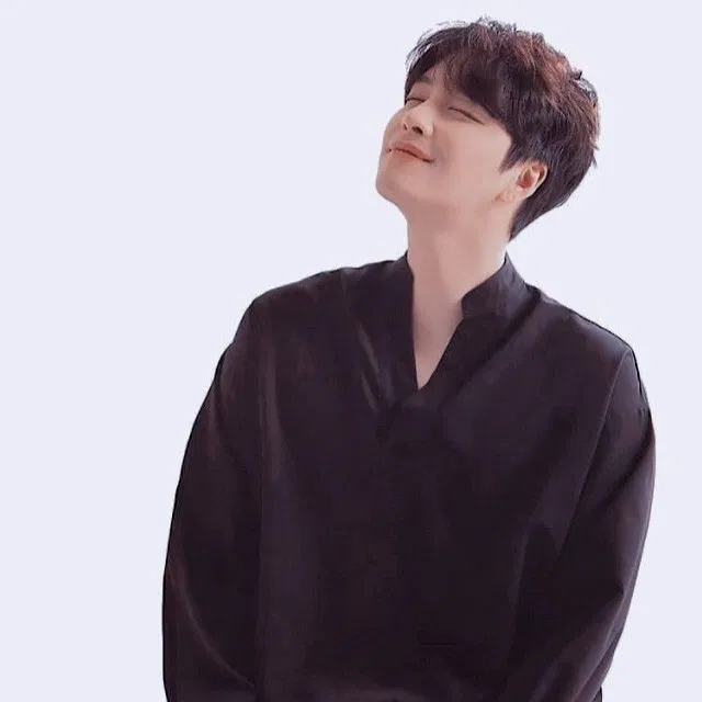 Avatar of ⋆ DR. ROY KIM 