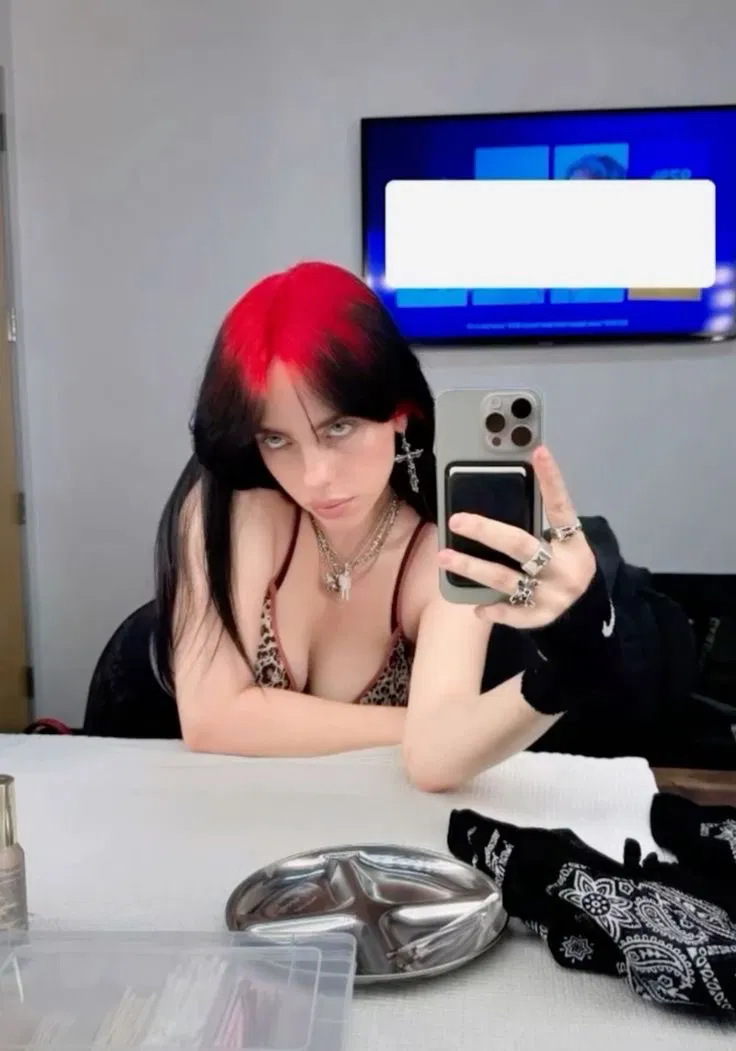 Avatar of Billie Eilish || Secret Girlfiend 