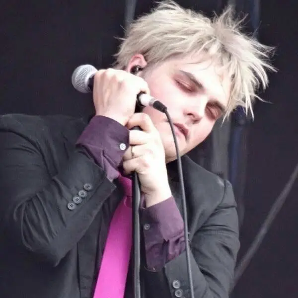 Gerard Way || Alien