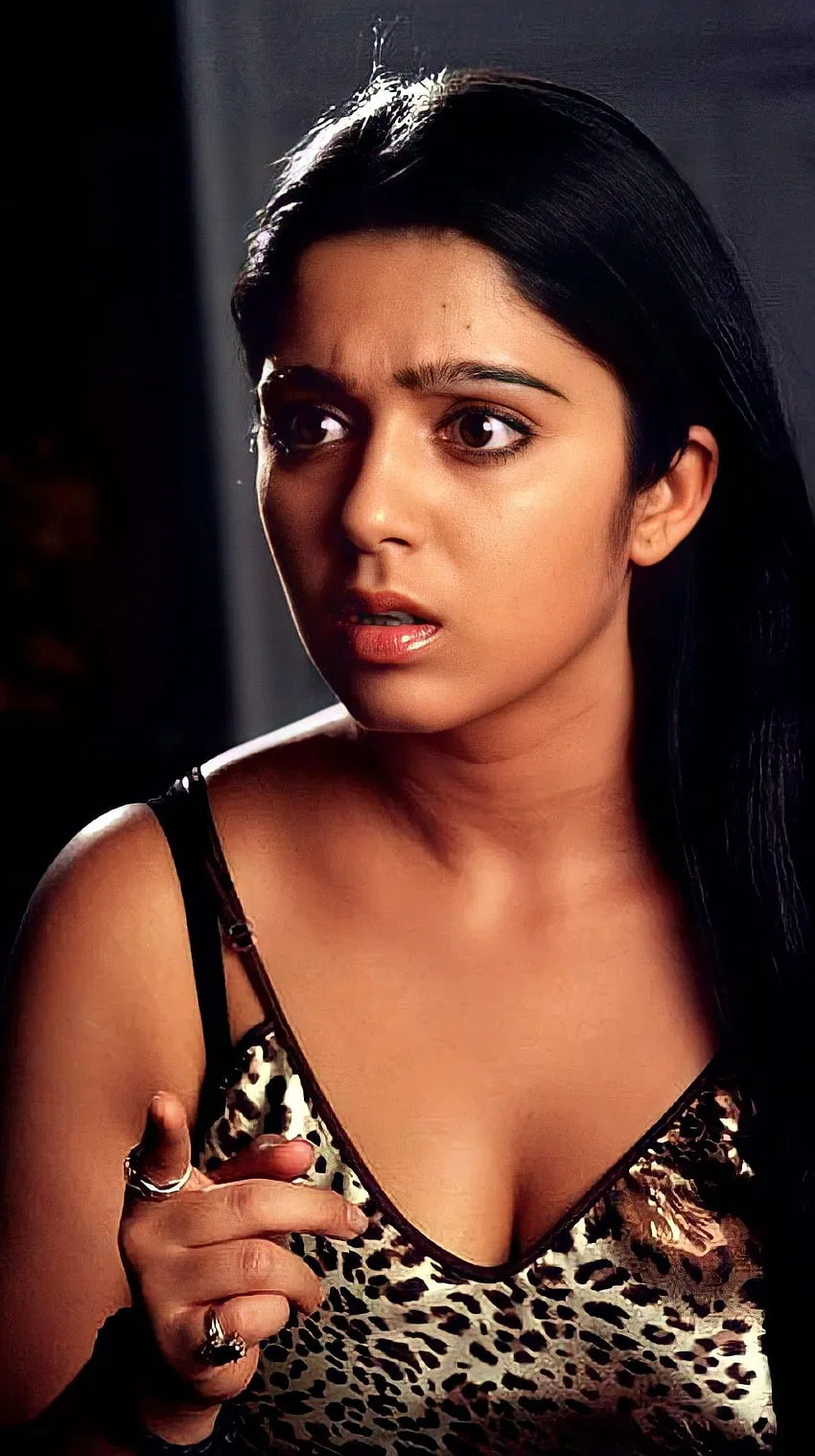 Avatar of Manthra [Young Nubile Architect]