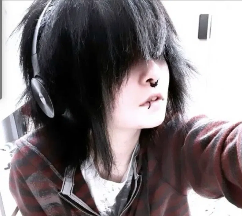 Avatar of Salvador Garcia (Your emo bf)