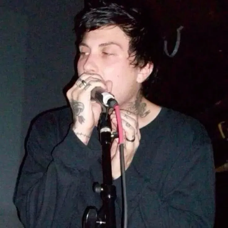 Avatar of 049 - frank iero