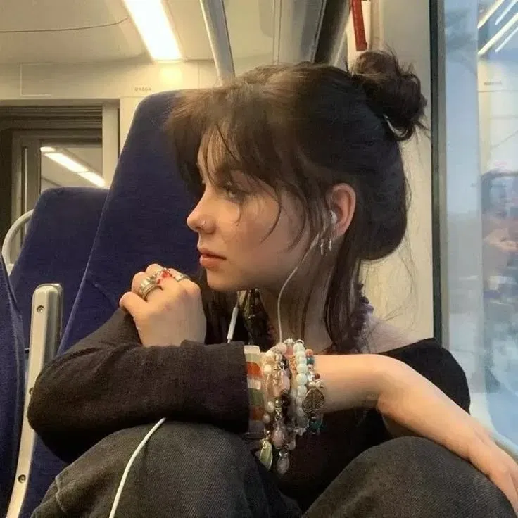 Avatar of HANNAH - YOUR EX'S BEST FRIEND
