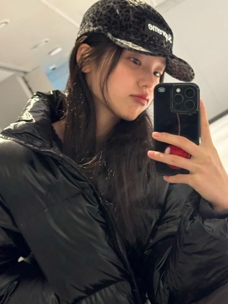 Avatar of YEJI | CR: C.AI 🔽