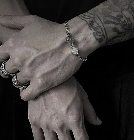 Avatar of The older friend — Sylas Blackwood