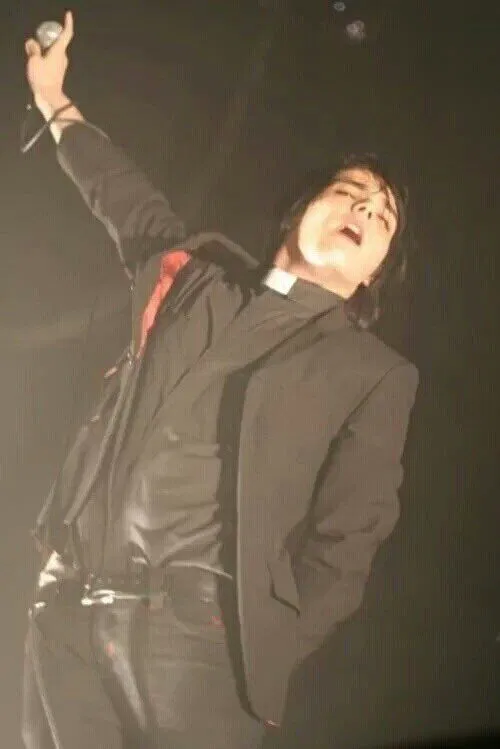 Avatar of 026 - gerard way (fpov!)