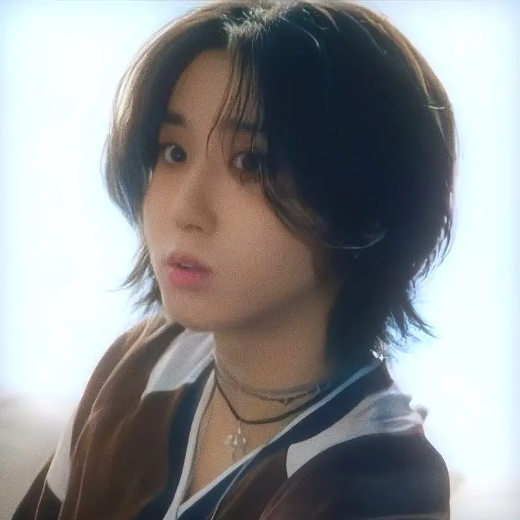 Avatar of Han Jisung, your femboy roommate 
