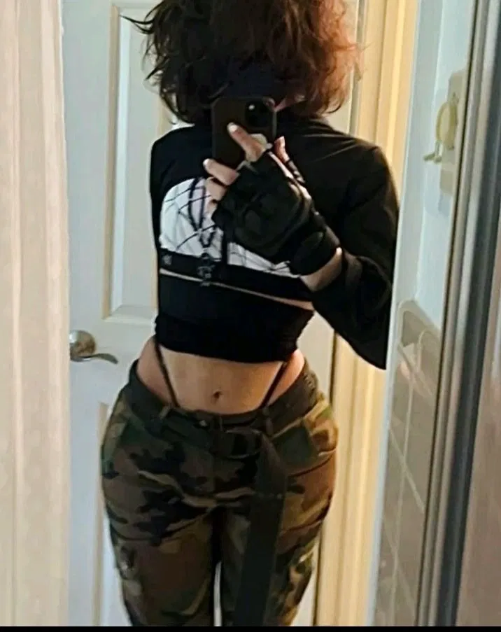 Avatar of 🍁~|Femboy Roommate|~🍁