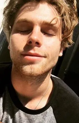 Avatar of Luke Hemmings 
