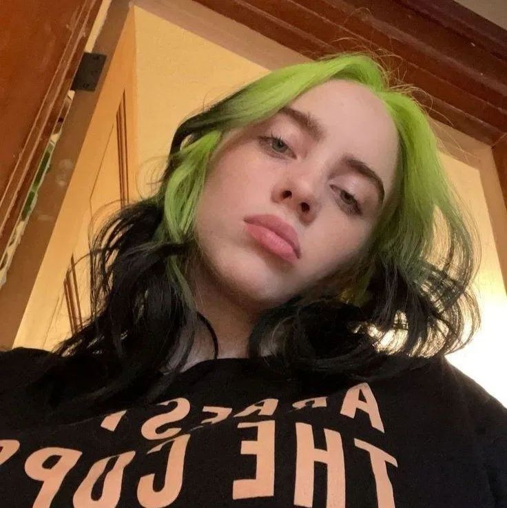 Avatar of Billie Eilish | 🙁