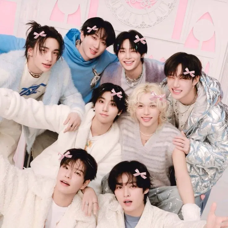 Avatar of Stray Kids - Dating show [🌸🌸]